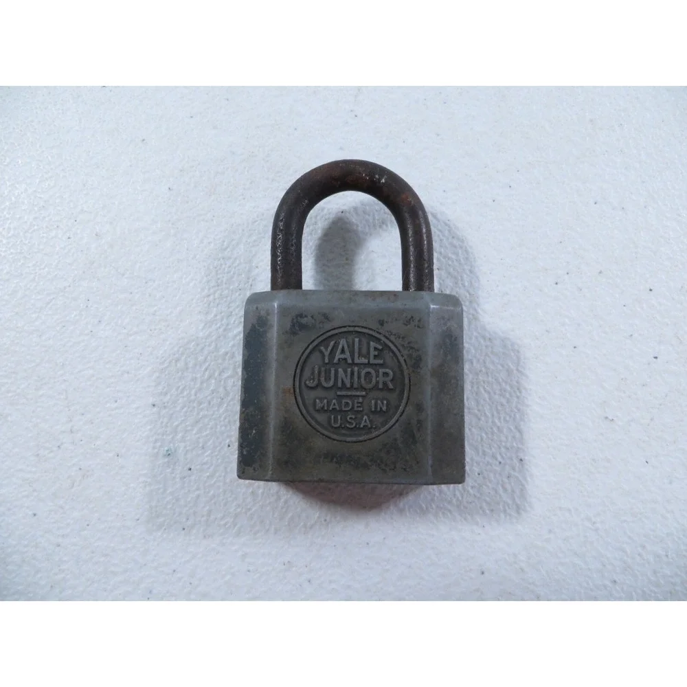 Vintage Yale Junior Padlock Made In USA NO‎ KEY WORKS READ